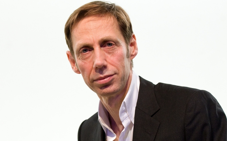 时尚摄影大师 nick knight 发布 alexander mcqueen 作品纪念微电影