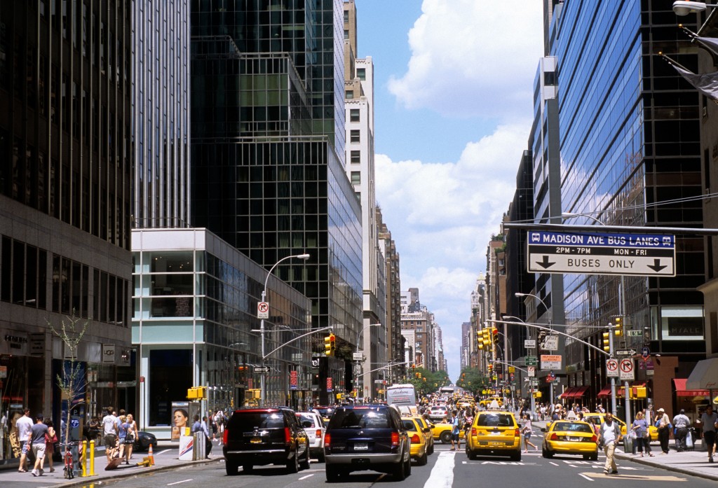 new york city madison avenue midtown manhattan traffic and